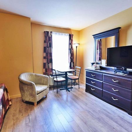 Econo Lodge Cabano Bagian luar foto