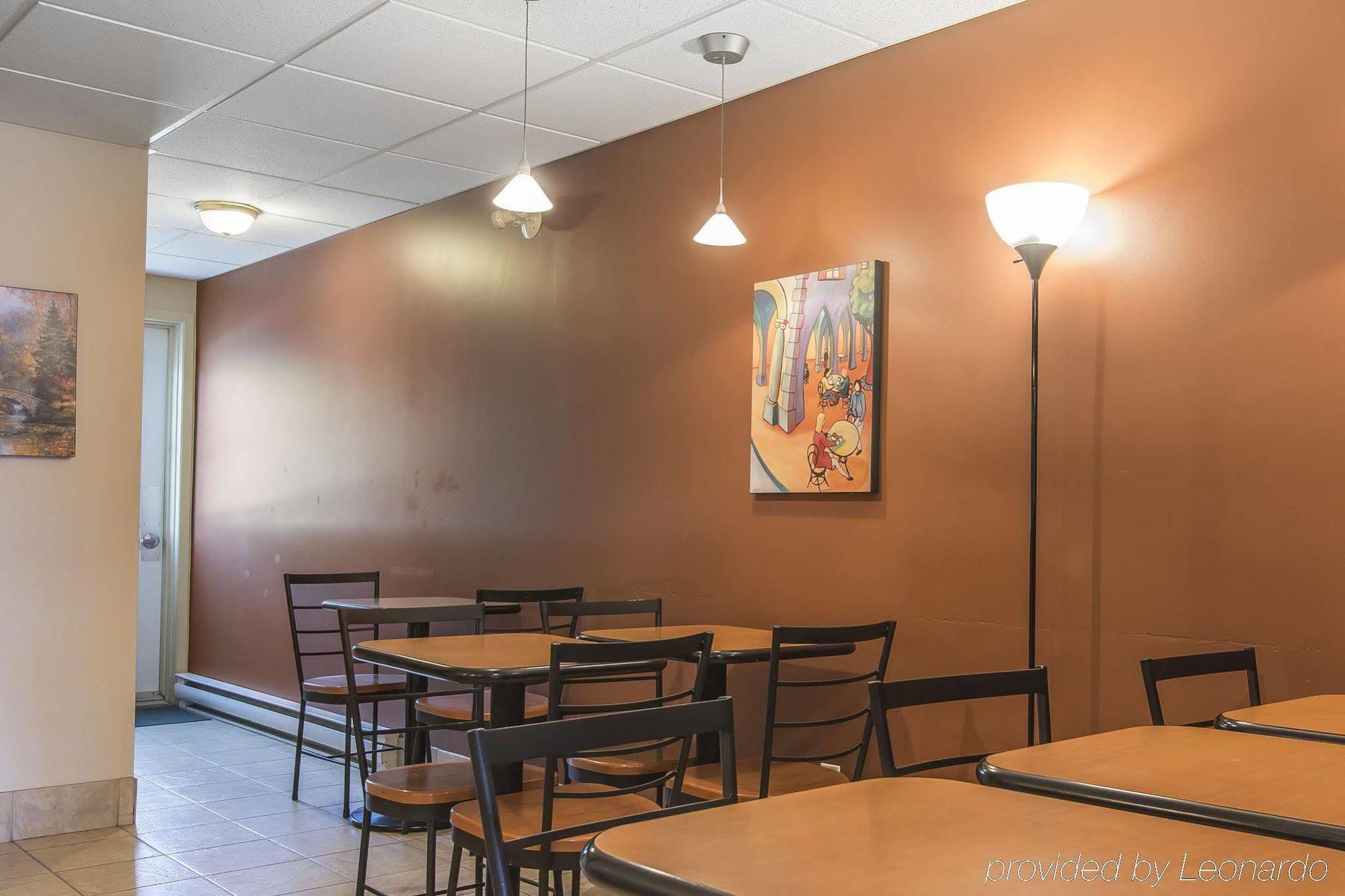 Econo Lodge Cabano Bagian luar foto