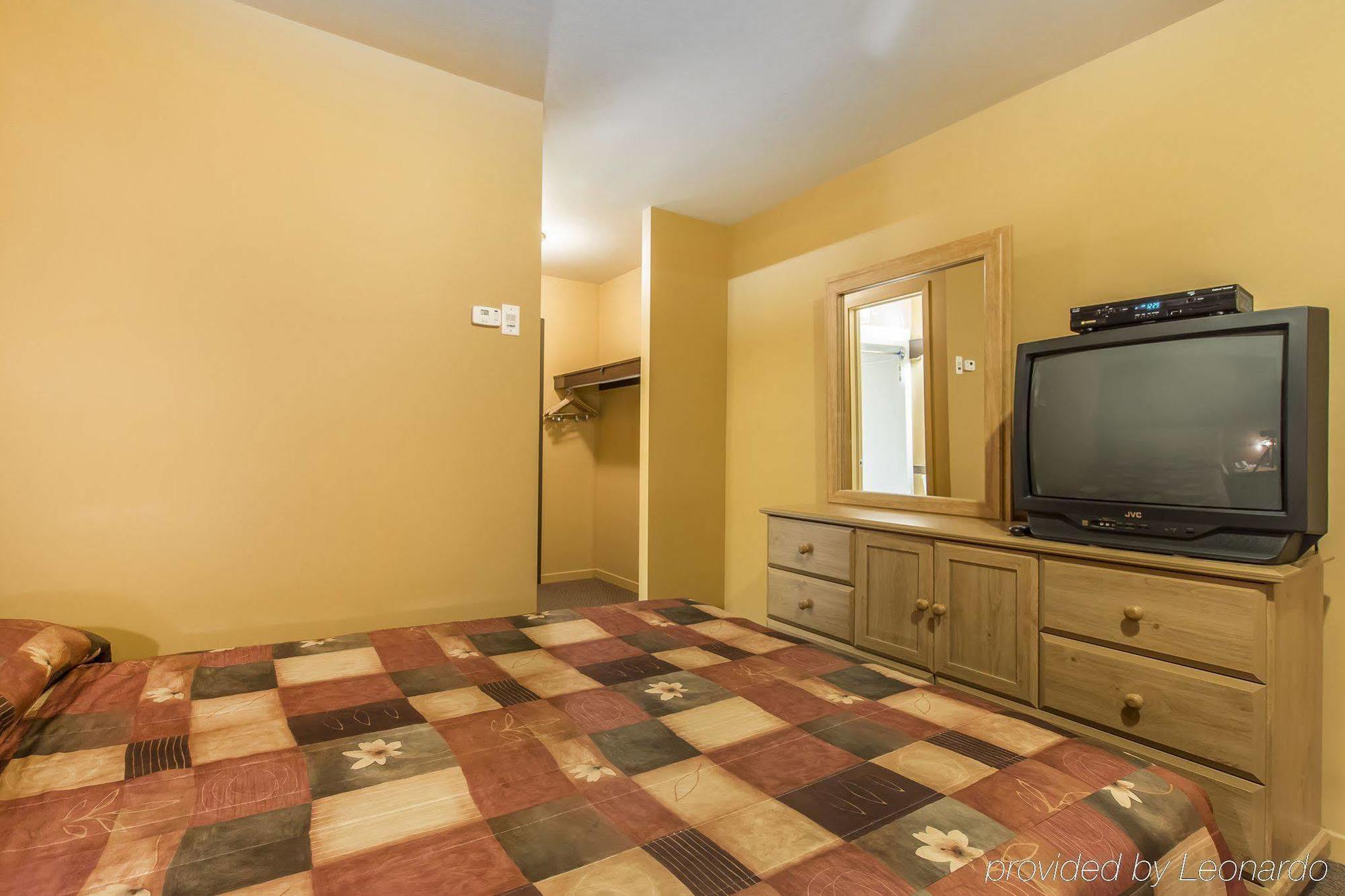 Econo Lodge Cabano Bagian luar foto