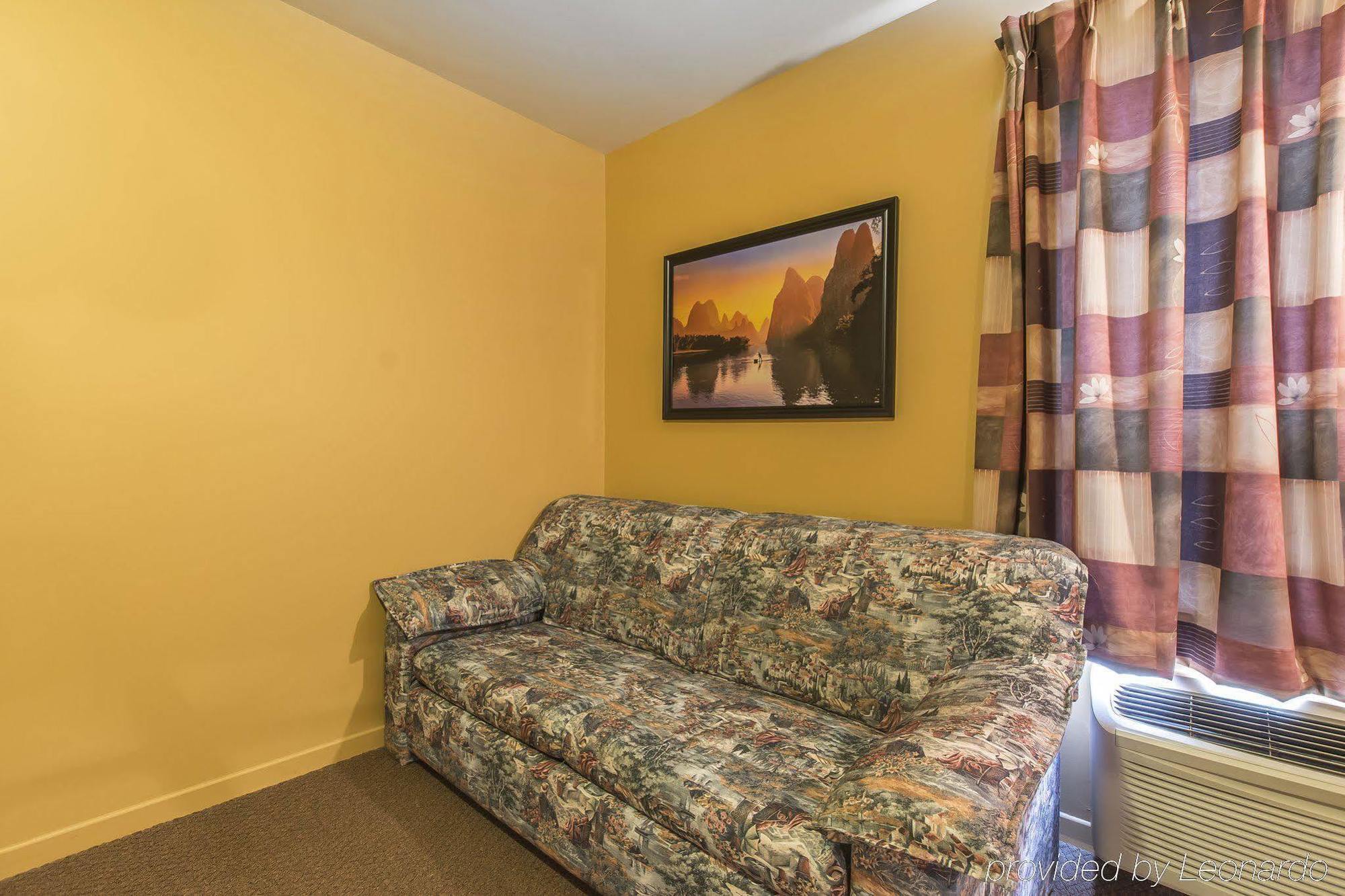 Econo Lodge Cabano Bagian luar foto