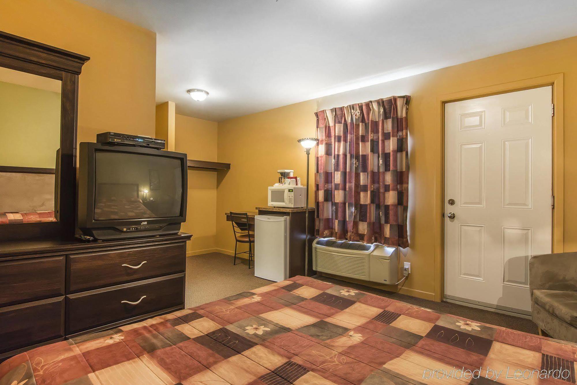 Econo Lodge Cabano Bagian luar foto