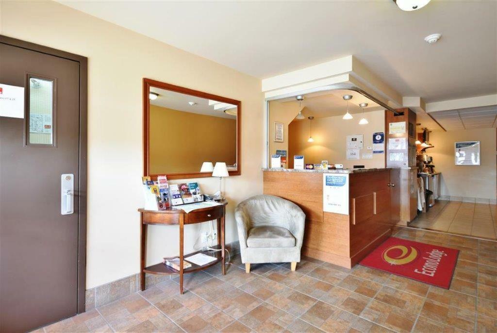 Econo Lodge Cabano Bagian luar foto