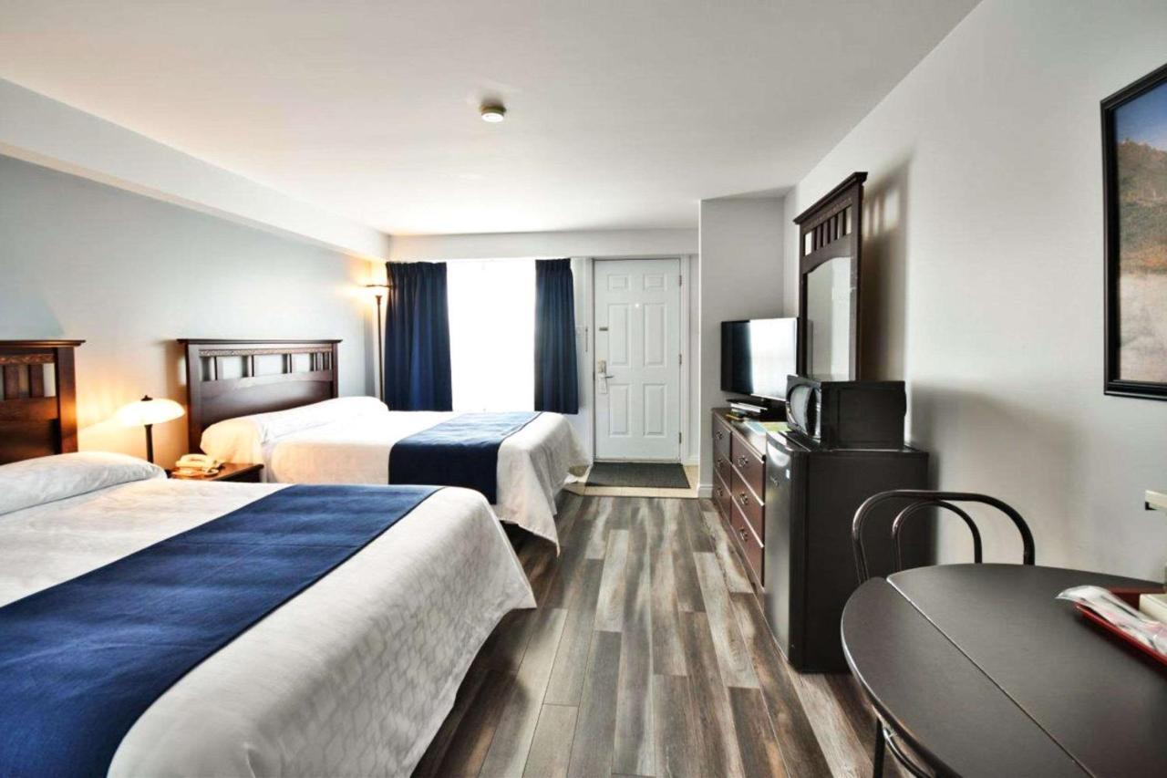 Econo Lodge Cabano Bagian luar foto